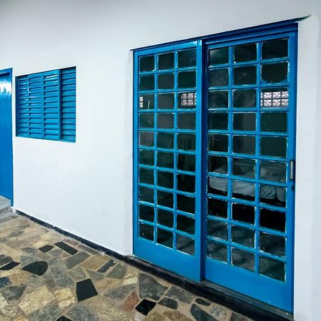 Pousada Roosevelt Suite 01 - Pousada Central Prox Rodoviaria E Dist Industrial Uberlândia Exterior foto